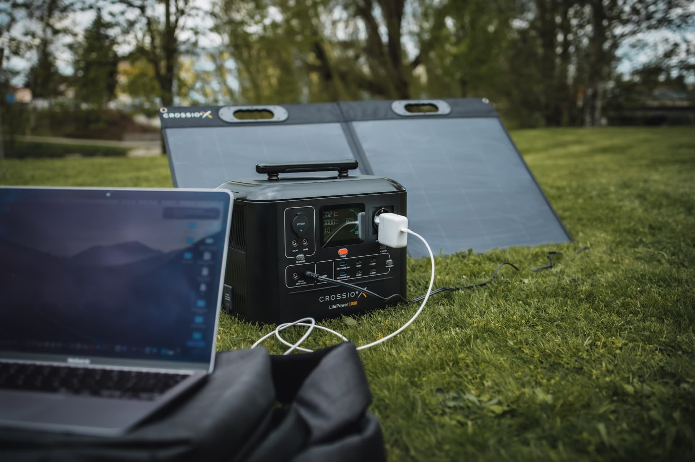Solarní CROSSIO LifePower 1000 - Bateriová nabíjecí stanice | Crossio.cz